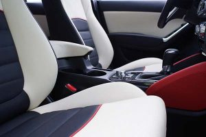 Mazda-CX5-Buffalino-Leder-Zwart-Wit-Rood-Detail-300x200