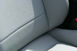 Mazda-MX5-Eco-leather-Titaniumgrijs-Detail-300x200