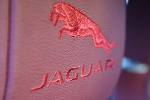 Jaguar-X-Type-XE-Buffalino-Leder-Bordeaux-Geborduurd-Logo-300x200